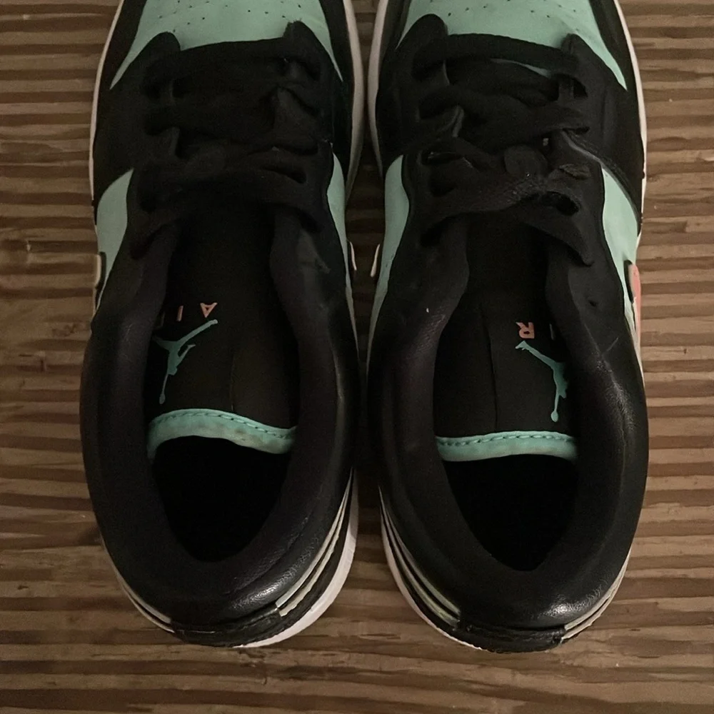NIKE AIR JORDAN 1 LOW SE (GS) TROPICAL TWIST SZ 4Y